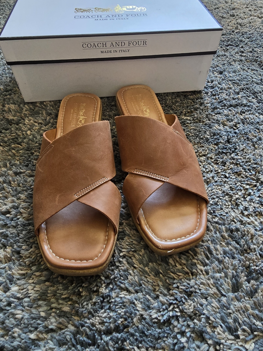 Coach and Four Women's Tan Leather Slide Sandals. - Picture 3 of 4